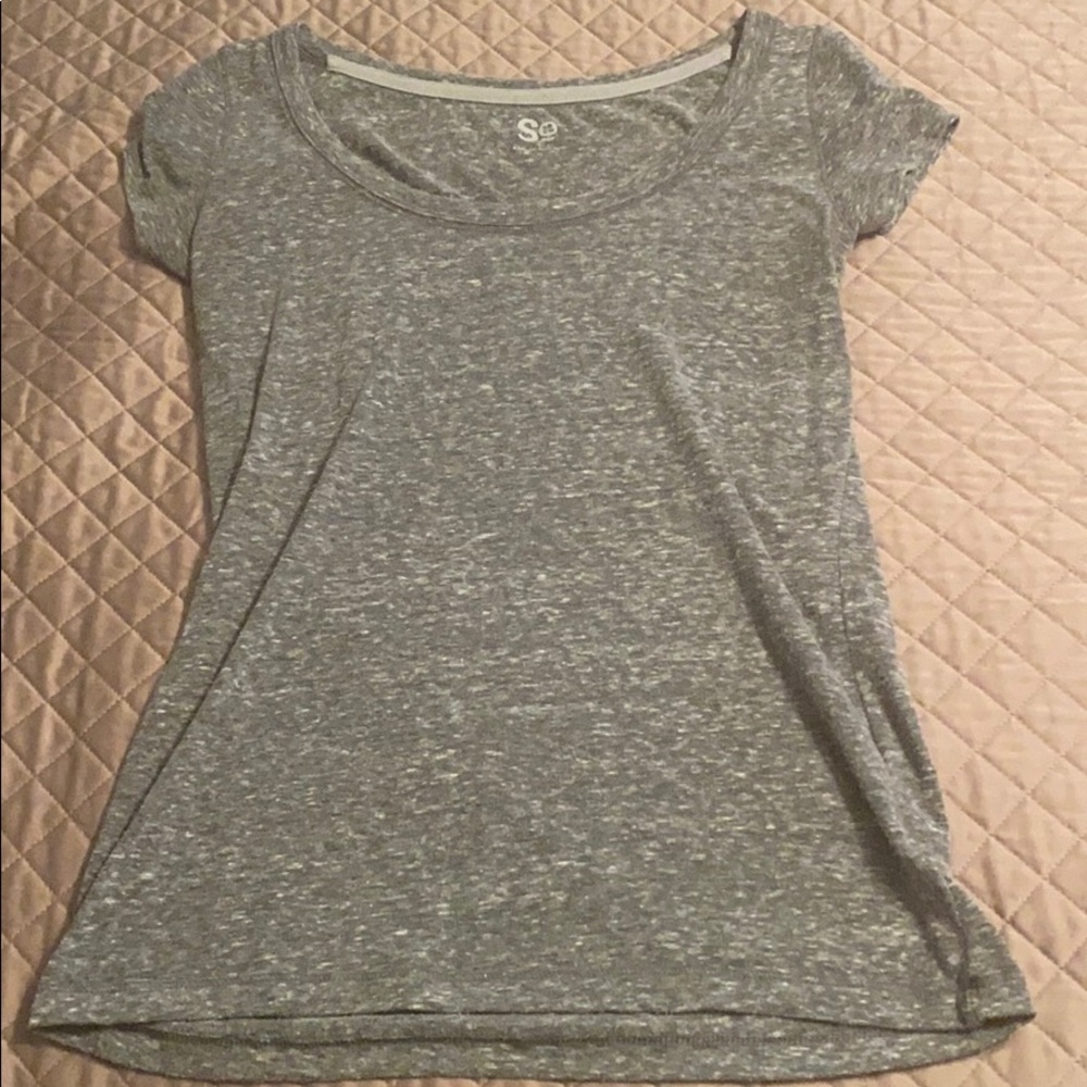 Gray tee